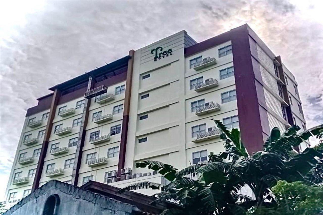 Tree Hotel Makassar Exterior photo