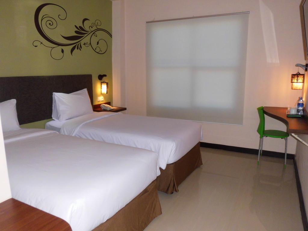 Tree Hotel Makassar Room photo